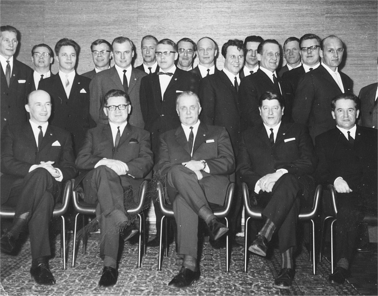 Perustajajäseniä ja kummi Tauno Saavalainen 1967